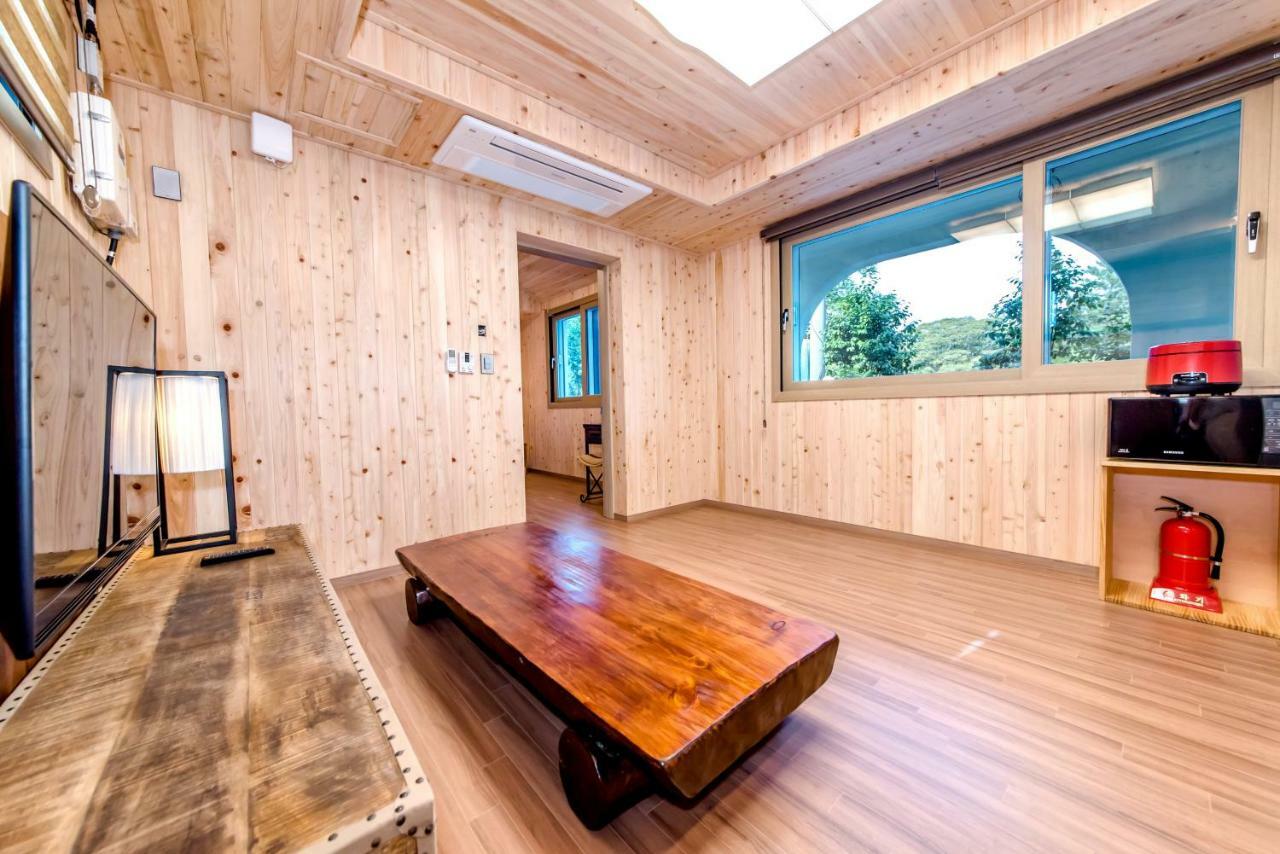 Dongbackdongsan Pension Jeju Dış mekan fotoğraf