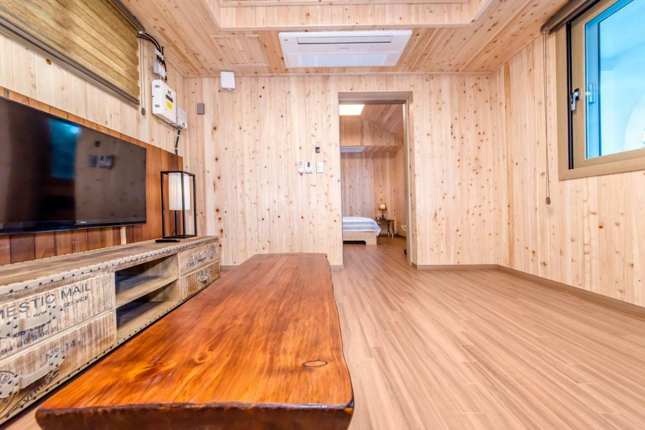 Dongbackdongsan Pension Jeju Dış mekan fotoğraf